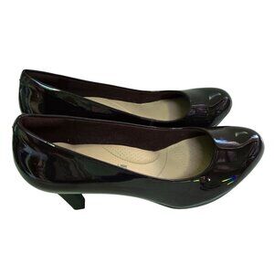 Clarks Collection NWT Adriel Viola Aubergine Patent Faux Leather Pumps Size 8.5